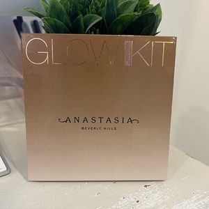 Anastasia sun dipped glow kit